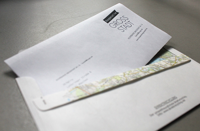 Unverpacktladen Simpel, Detail Regal, Taschen und Schwämme